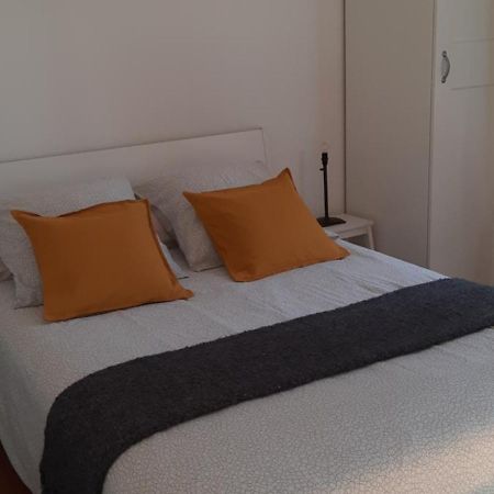 Appartement Climatise Avec Terrasse Au Coeur De 니옹 외부 사진